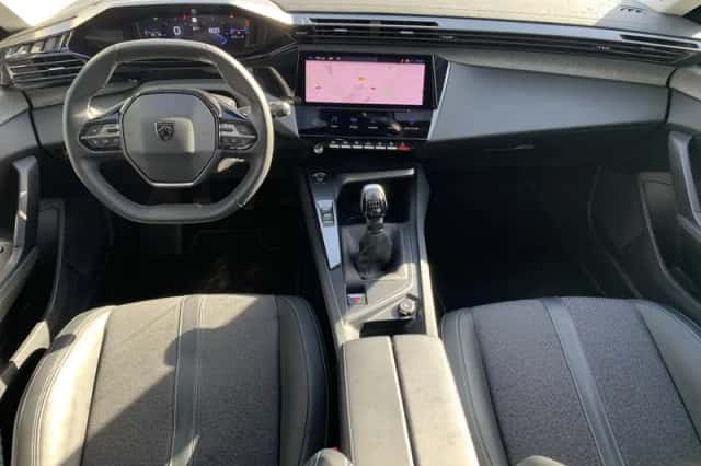 Peugeot 308 (2022) thumbnail 3