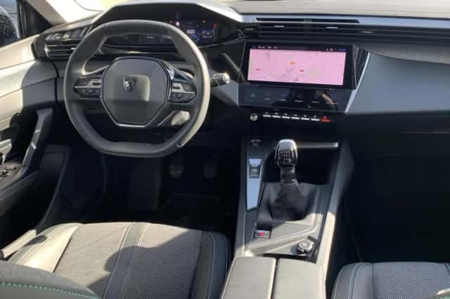 Peugeot 308 (2022) thumbnail 4