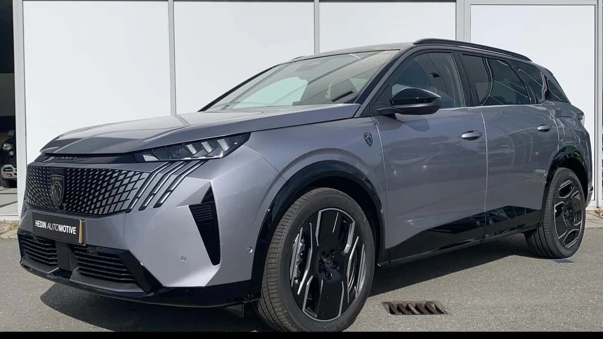 Peugeot E-5008 (2025) — foto 1