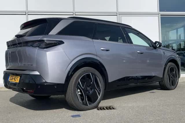 Peugeot E-5008 (2025) thumbnail 2