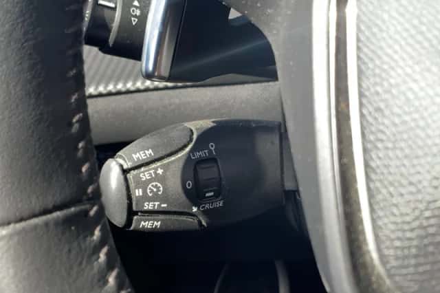 Peugeot 2008 (2023) thumbnail 12