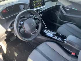 Peugeot 2008 (2023) thumbnail 3