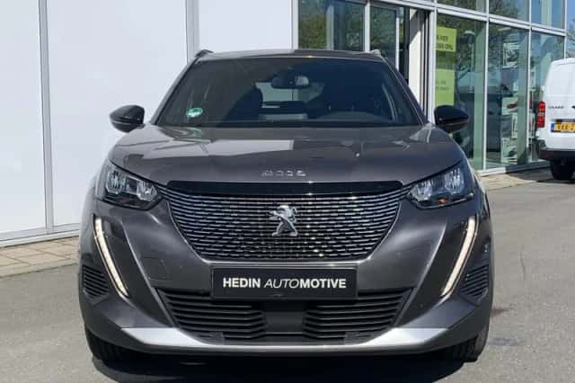 Peugeot 2008 (2023) thumbnail 8