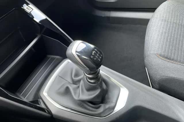 Peugeot 2008 (2025) thumbnail 12