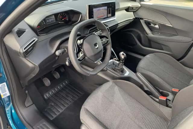 Peugeot 2008 (2025) thumbnail 3