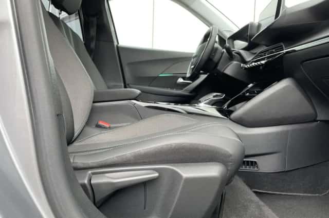 Peugeot e-2008 (2021) thumbnail 11