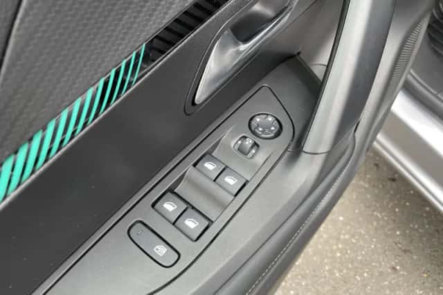 Peugeot e-2008 (2021) thumbnail 26