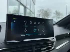 Peugeot 3008 (2023) thumbnail 7