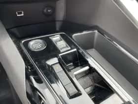 Peugeot 3008 (2023) thumbnail 8