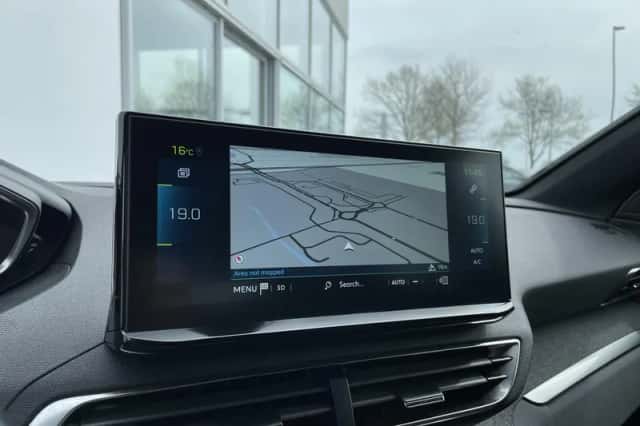 Peugeot 3008 (2023) thumbnail 10
