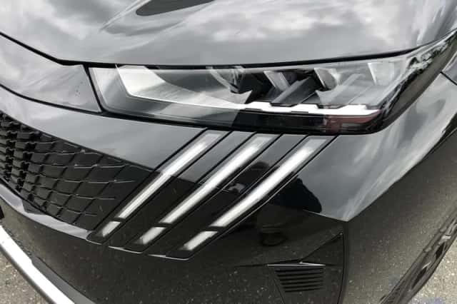 Peugeot 3008 (2024) thumbnail 2