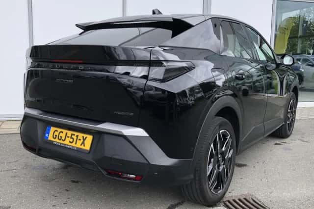 Peugeot 3008 (2024) thumbnail 5