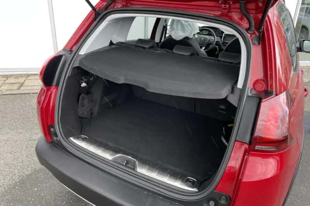 Peugeot 2008 (2018) thumbnail 6