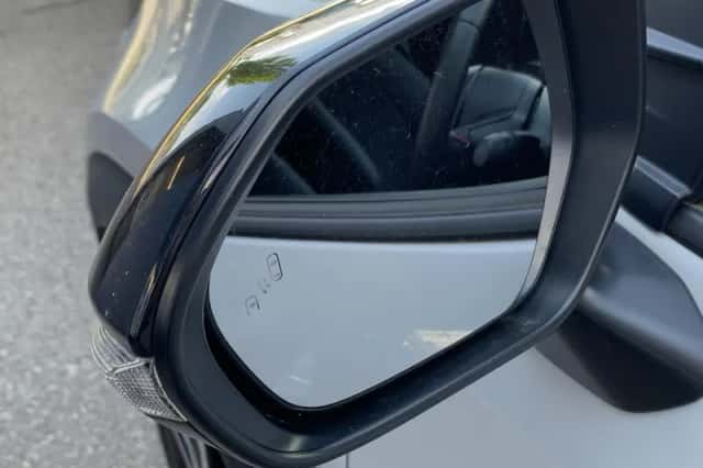 Toyota Yaris Cross (2024) thumbnail 16
