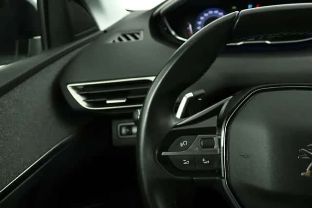 Peugeot 3008 (2022) thumbnail 16