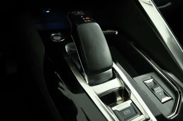 Peugeot 3008 (2022) thumbnail 24