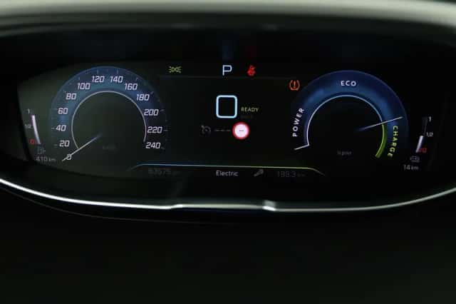Peugeot 3008 (2022) thumbnail 5