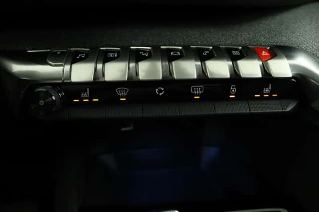 Peugeot 3008 (2022) thumbnail 43