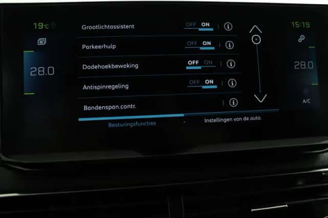 Peugeot 3008 (2022) thumbnail 45