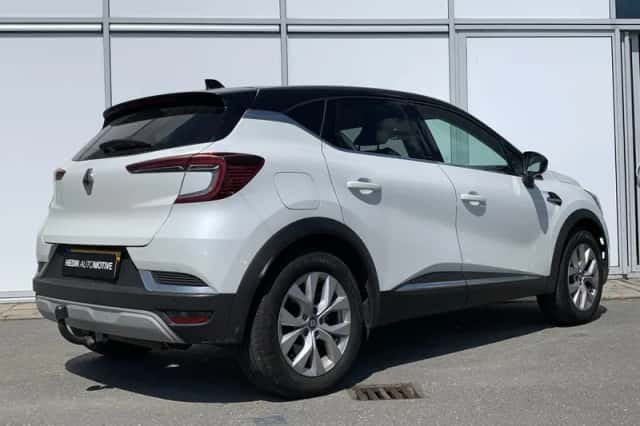 Renault Captur (2021) thumbnail 2