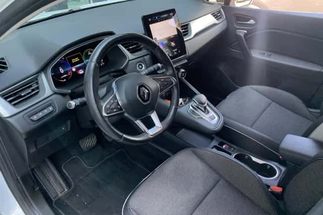 Renault Captur (2021) thumbnail 3