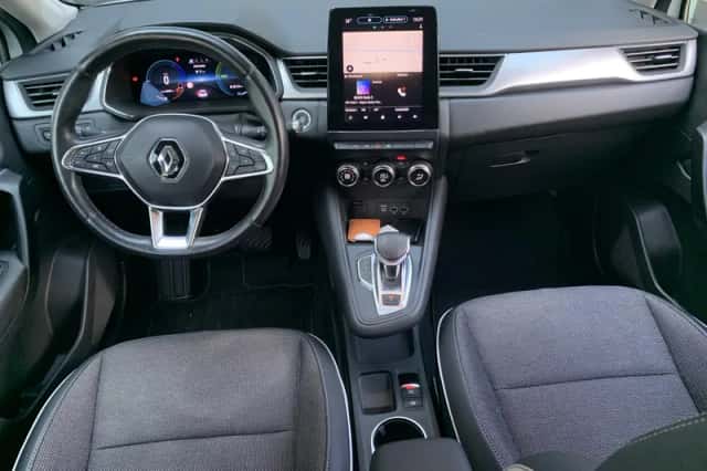 Renault Captur (2021) thumbnail 4