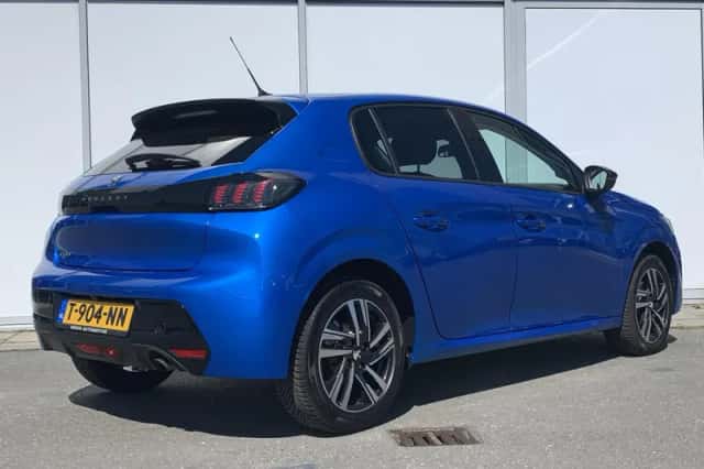 Peugeot 208 (2023) thumbnail 2