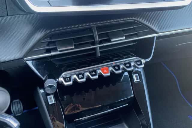 Peugeot 208 (2023) thumbnail 12
