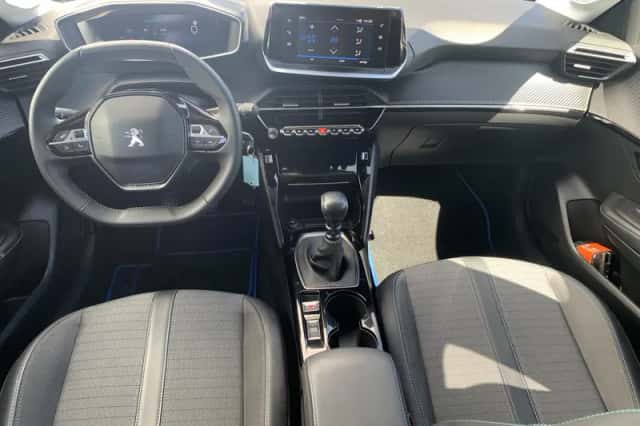 Peugeot 208 (2023) thumbnail 3