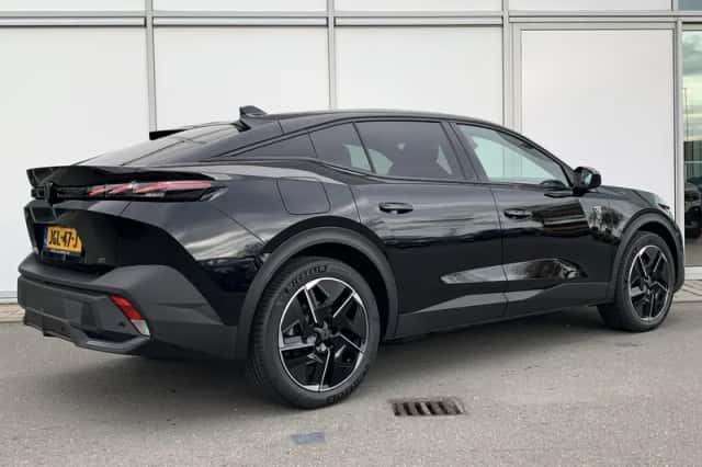Peugeot 408 (2025) thumbnail 2