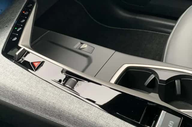 Peugeot e-3008 (2025) thumbnail 10