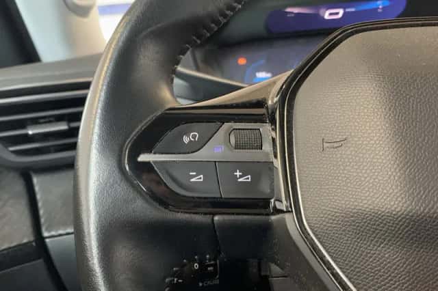 Peugeot 2008 (2021) thumbnail 12