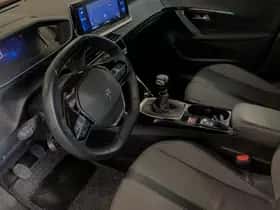 Peugeot 2008 (2021) thumbnail 3
