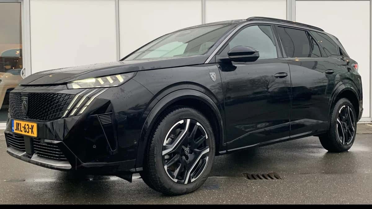 Peugeot E-5008 (2025) — foto 1