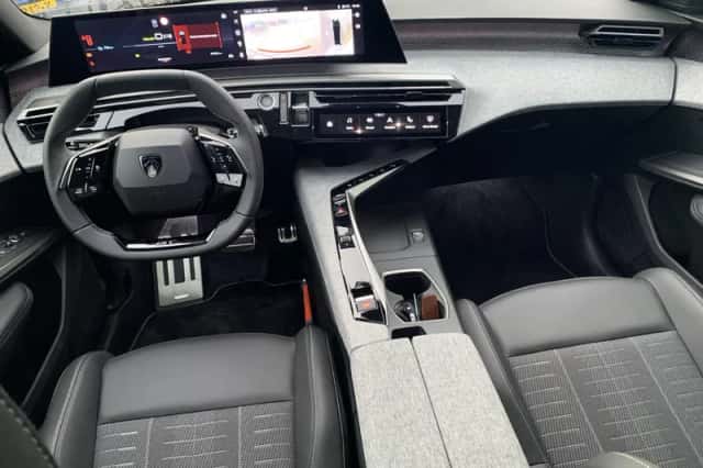 Peugeot E-5008 (2025) thumbnail 3