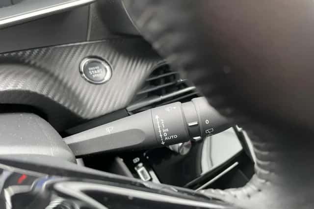 Peugeot e-2008 (2021) thumbnail 17