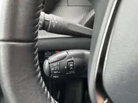 Peugeot e-2008 (2021) thumbnail 18