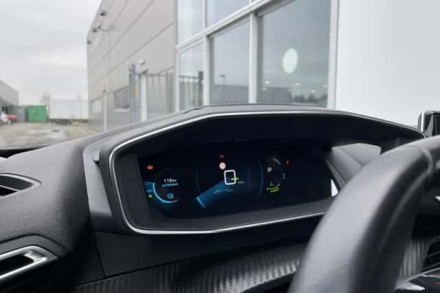 Peugeot e-2008 (2021) thumbnail 29