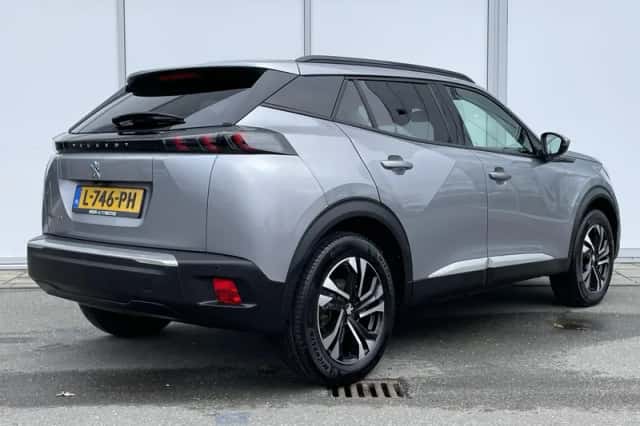 Peugeot e-2008 (2021) thumbnail 4