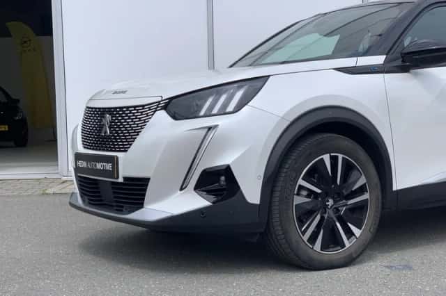 Peugeot e-2008 (2022) thumbnail 6