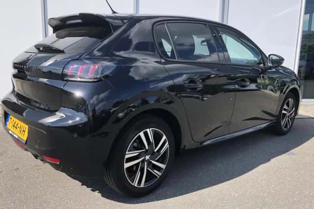 Peugeot 208 (2023) thumbnail 5