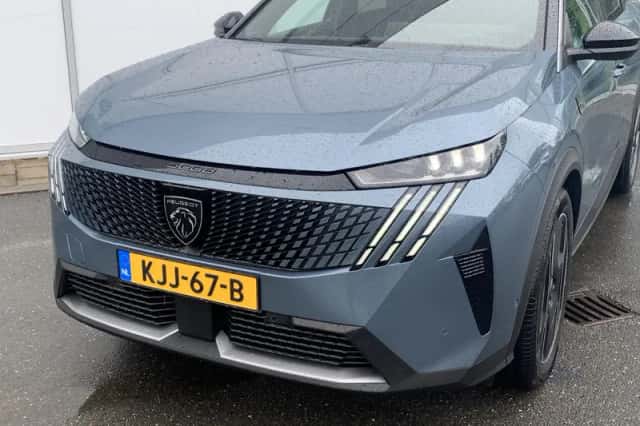 Peugeot 5008 (2026) thumbnail 2