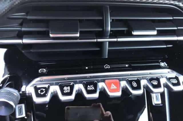 Peugeot 208 (2024) thumbnail 13