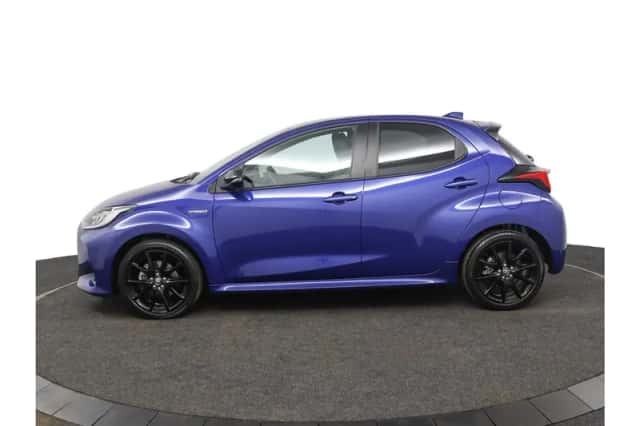 Toyota Yaris (2024) thumbnail 3