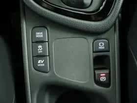 Toyota Yaris (2024) thumbnail 45