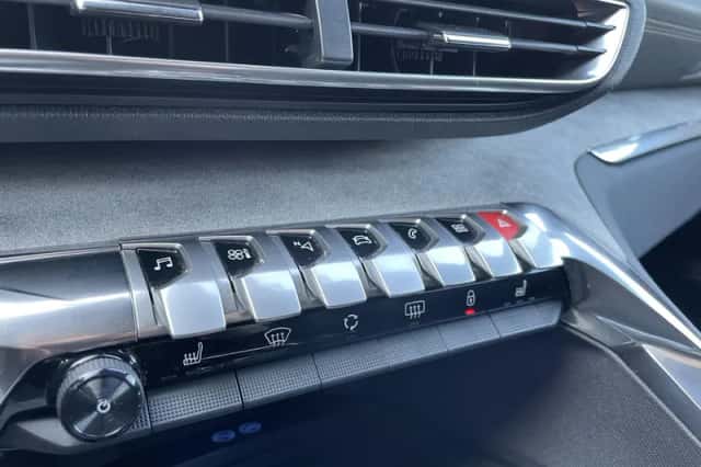 Peugeot 5008 (2021) thumbnail 18