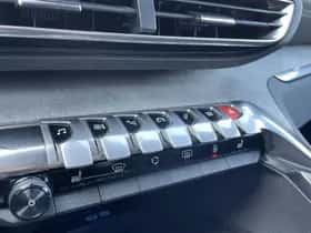 Peugeot 5008 (2021) thumbnail 18