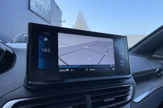 Peugeot 5008 (2021) thumbnail 20