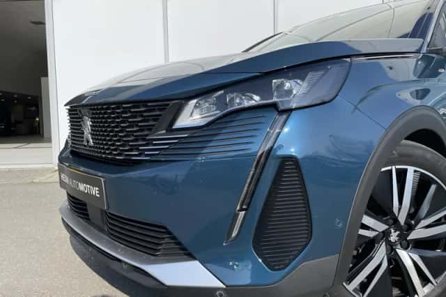 Peugeot 5008 (2021) thumbnail 3
