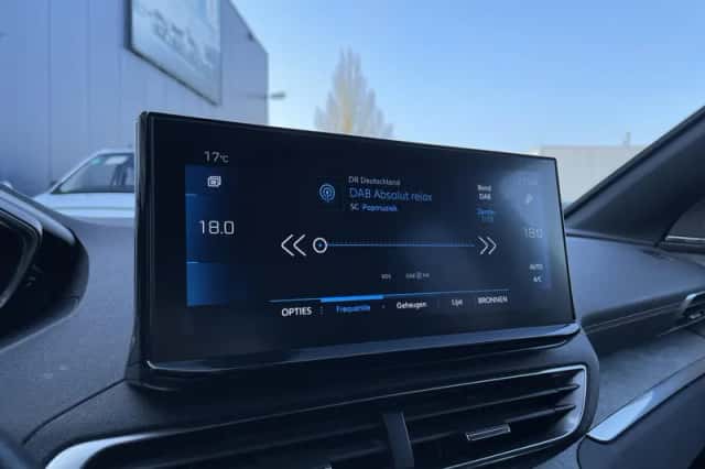 Peugeot 5008 (2021) thumbnail 21
